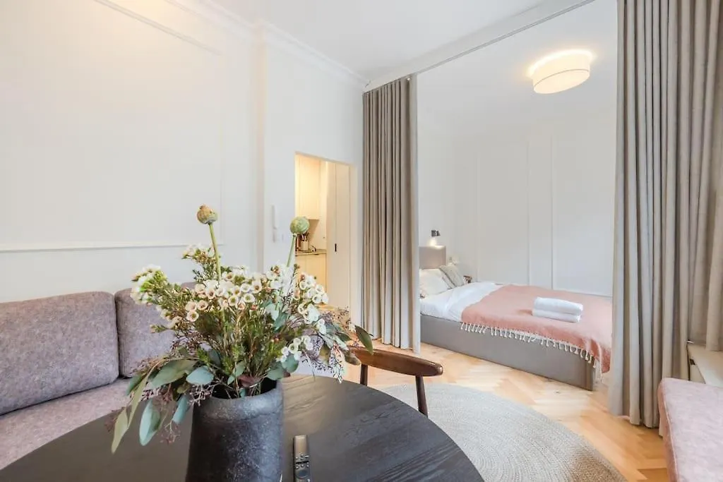 Modern Apartment In City Centre Gdańsk